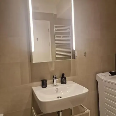 Elegant Urban With Parking Spot