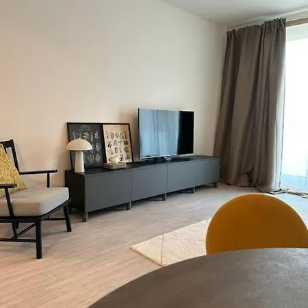 Apartmán Elegant Urban With Parking Spot