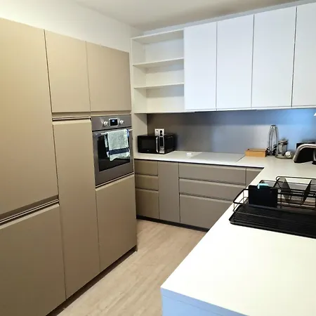 Elegant Urban With Parking Spot *